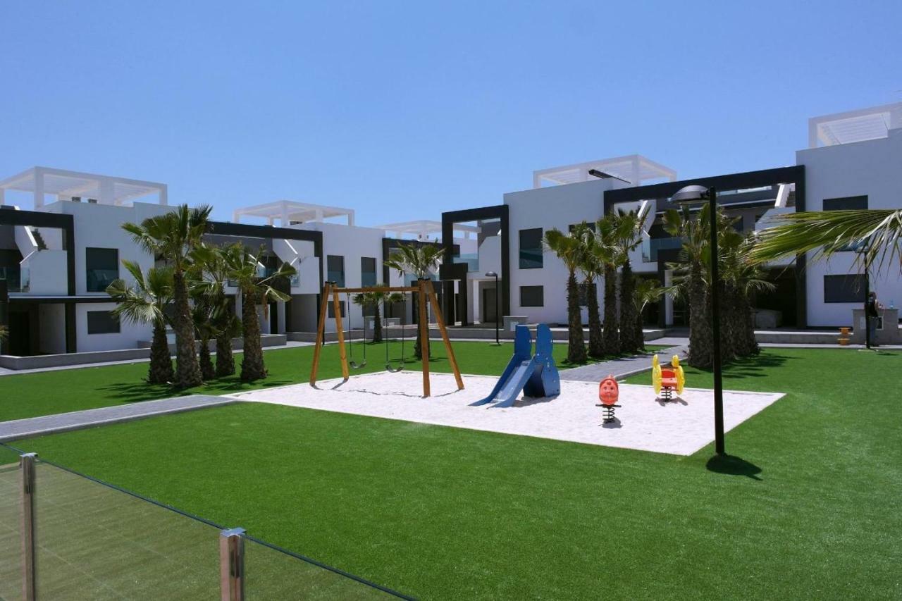 Oasis Beach IX Puntaprima Apartment Торевиеха Екстериор снимка