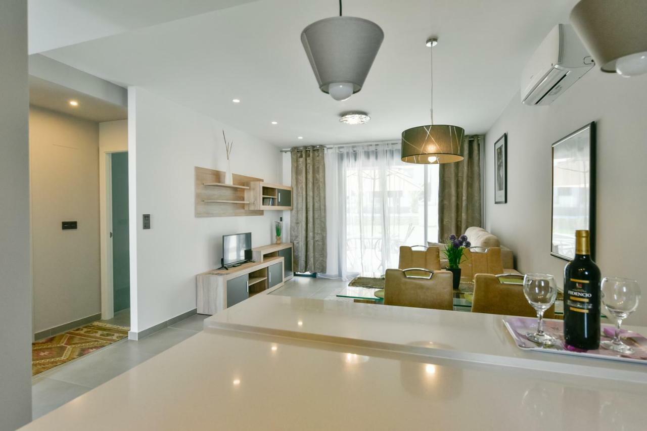 Oasis Beach IX Puntaprima Apartment Торевиеха Екстериор снимка