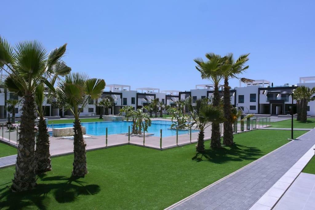 Oasis Beach IX Puntaprima Apartment Торевиеха Екстериор снимка