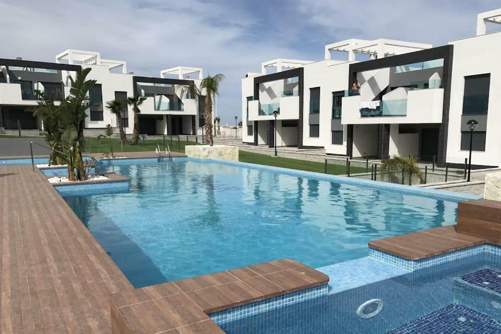 Oasis Beach IX Puntaprima Apartment Торевиеха Екстериор снимка
