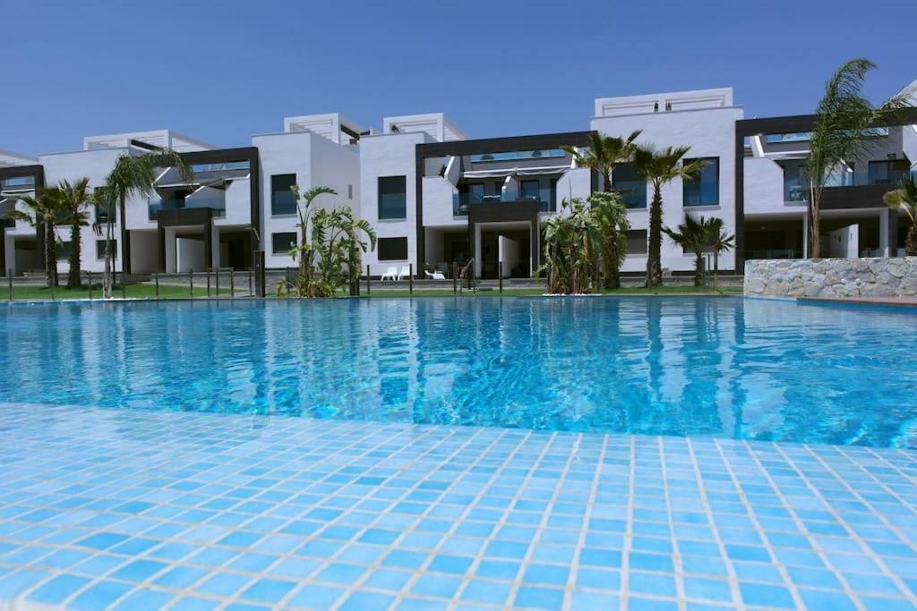 Oasis Beach IX Puntaprima Apartment Торевиеха Екстериор снимка