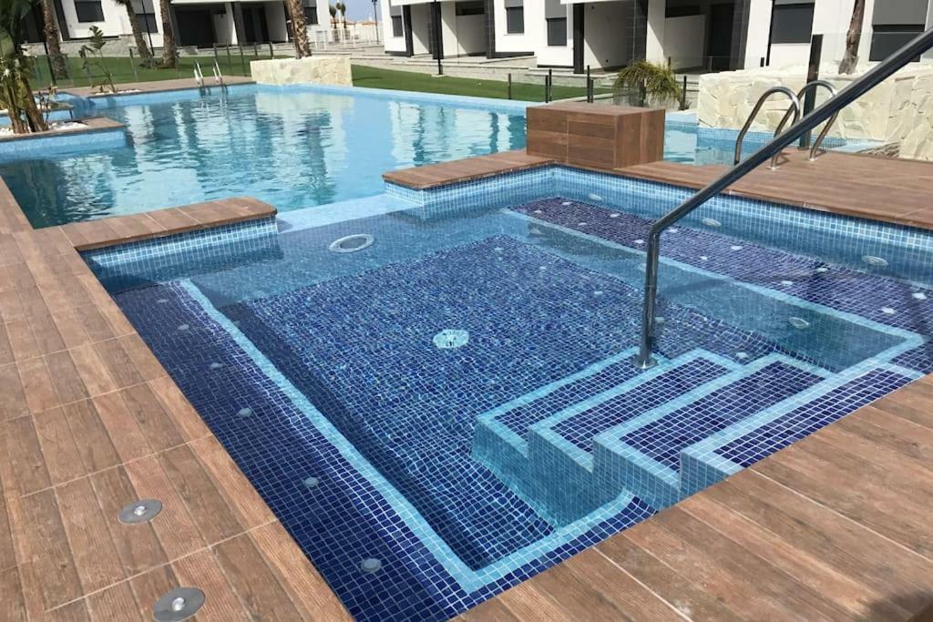 Oasis Beach IX Puntaprima Apartment Торевиеха Екстериор снимка